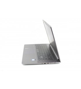Poleasingowy laptop HP Zbook Studio G3 z Intel Core i7-6820HQ i kartą graficzną Nvidia Quadro M1000M, Klasa A.