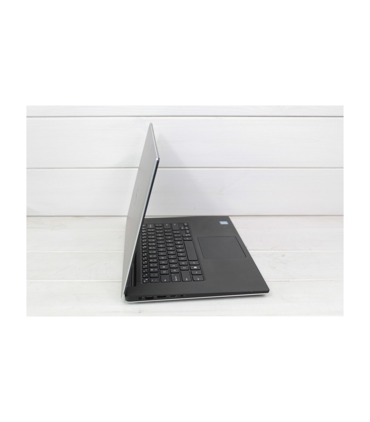 Poleasingowy laptop Dell Precision 5510 z Intel Xeon E3-1505M V5, 1920x1080 IPS, Klasa A+
