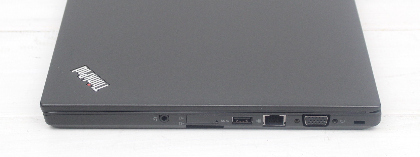 Lewy bok poleasingowego laptopa Lenovo ThinkPad T450S